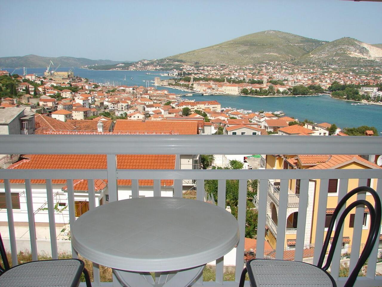 Apartments Mara Trogir Extérieur photo